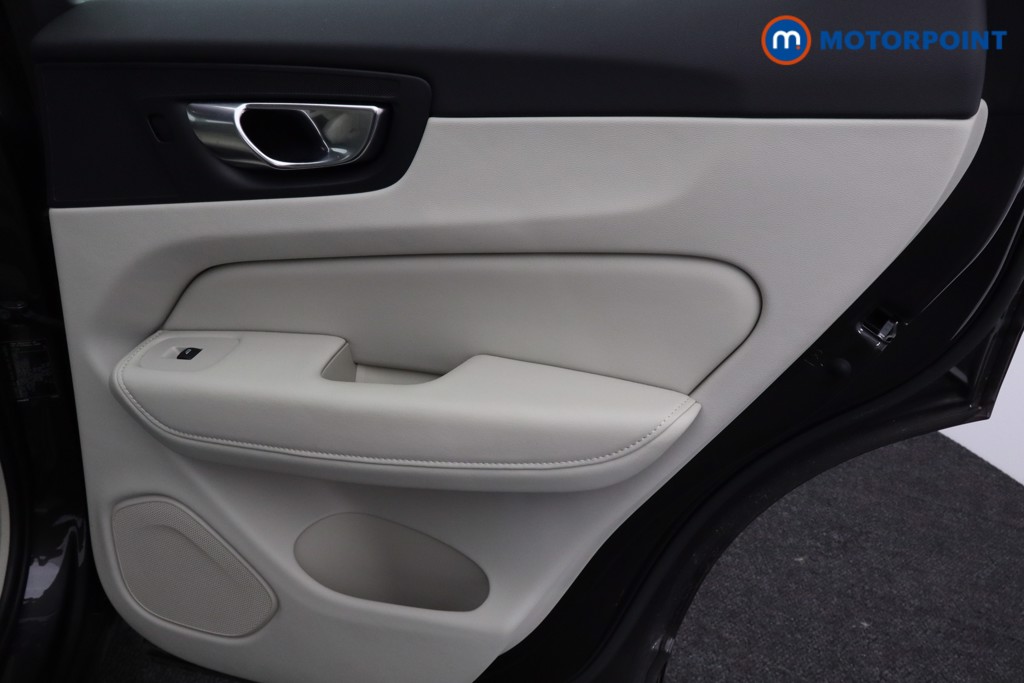 Volvo Xc60 Core Automatic Petrol SUV - Stock Number (1564208) - 19th supplementary image