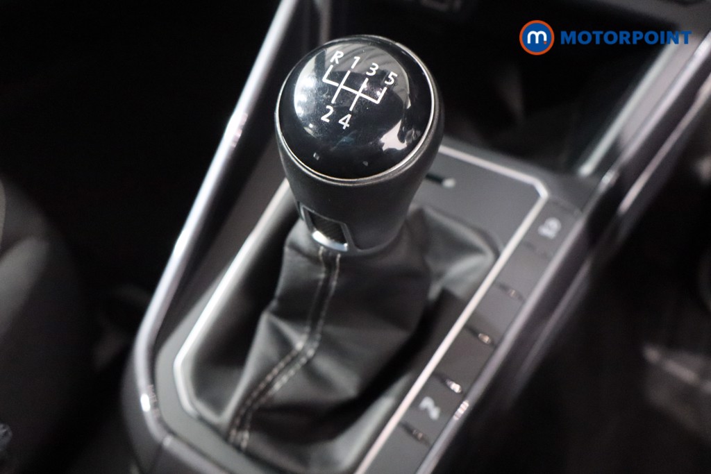 Volkswagen Polo R-Line Manual Petrol Hatchback - Stock Number (1564707) - 14th supplementary image