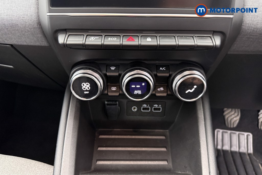 Renault Clio Evolution Manual Petrol Hatchback - Stock Number (1564972) - 10th supplementary image