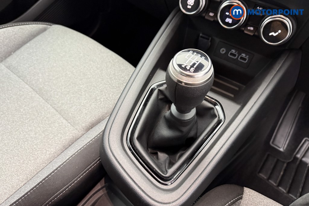 Renault Clio Evolution Manual Petrol Hatchback - Stock Number (1564972) - 11th supplementary image