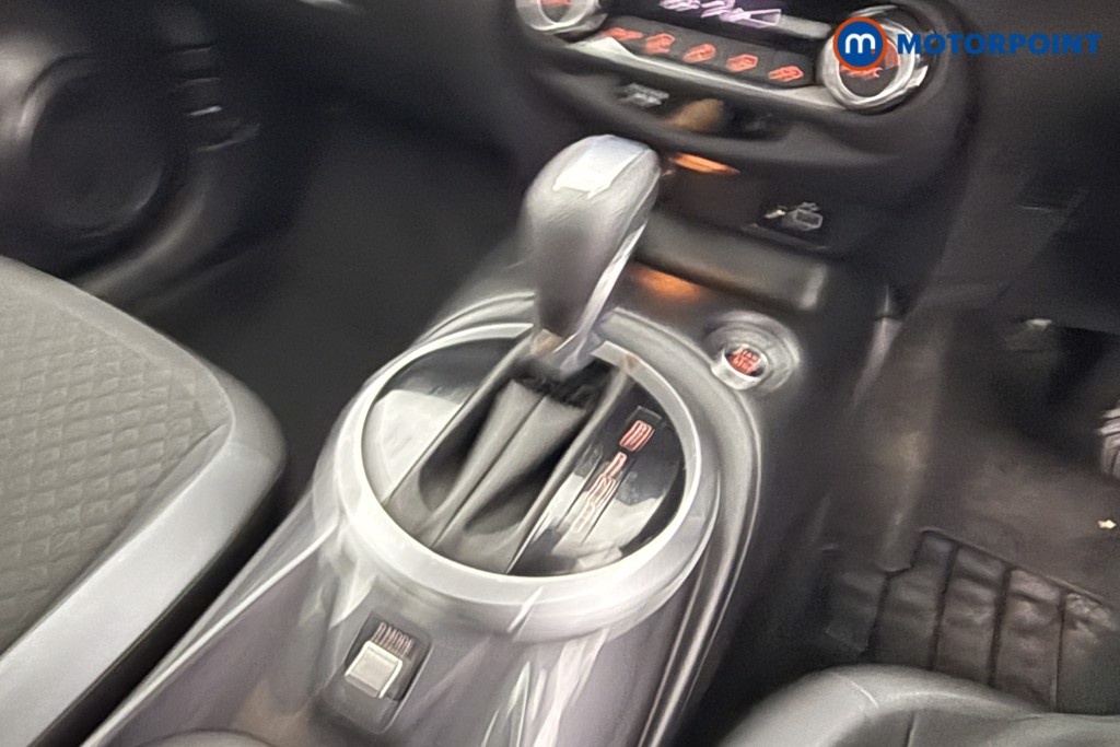 Nissan Juke N-Connecta Automatic Petrol SUV - Stock Number (1564989) - 10th supplementary image