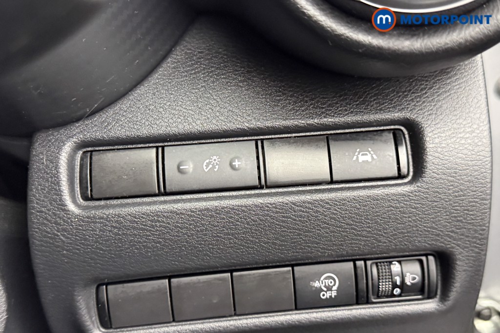 Nissan Juke N-Connecta Automatic Petrol SUV - Stock Number (1564989) - 13th supplementary image