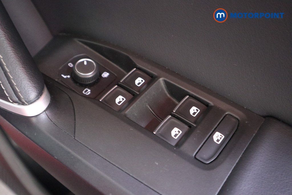 Seat Leon Xcellence Automatic Petrol Plug-In Hybrid Hatchback - Stock Number (1565448) - 9th supplementary image