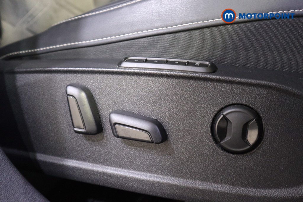 Seat Leon Xcellence Automatic Petrol Plug-In Hybrid Hatchback - Stock Number (1565448) - 10th supplementary image