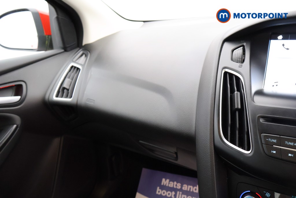Ford Focus Titanium Automatic Petrol Hatchback - Stock Number (1565477) - 7th supplementary image