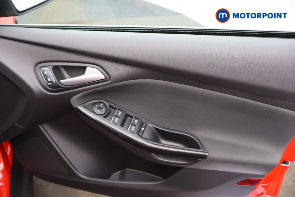 Ford Focus Titanium Automatic Petrol Hatchback - Stock Number (1565477) - 9th supplementary image