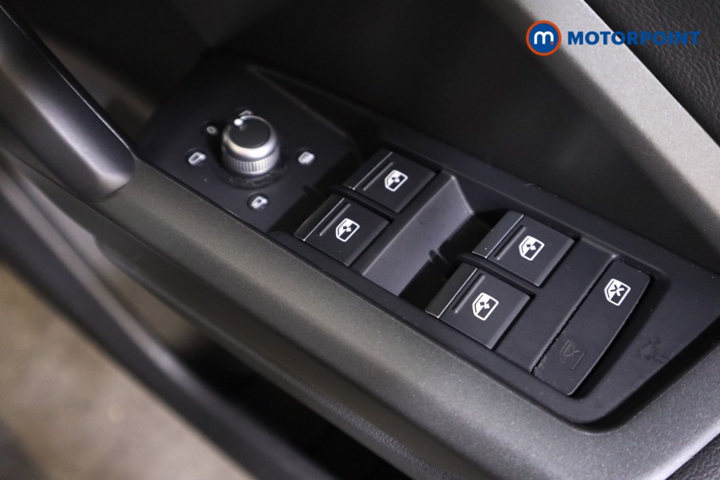Audi Q3 Black Edition Automatic Petrol SUV - Stock Number (1565579) - 12th supplementary image
