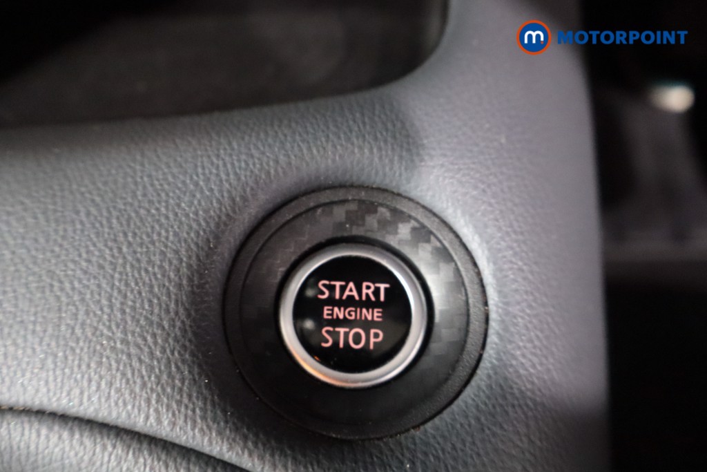 Nissan Juke N-Connecta Manual Petrol SUV - Stock Number (1565956) - 13th supplementary image