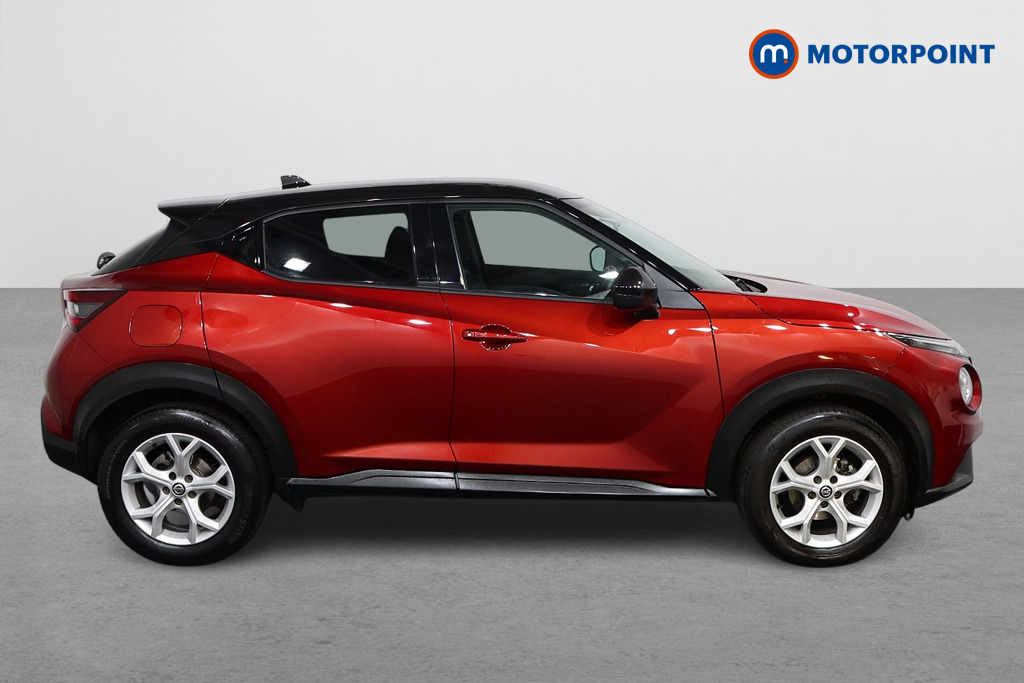 Nissan Juke N-Connecta Manual Petrol SUV - Stock Number (1565956) - Drivers side