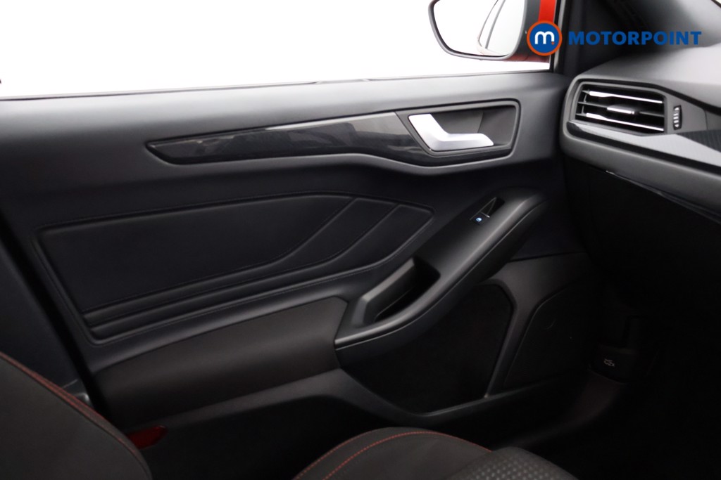 Ford Focus St-Line Manual Petrol Hatchback - Stock Number (1566042) - 8th supplementary image