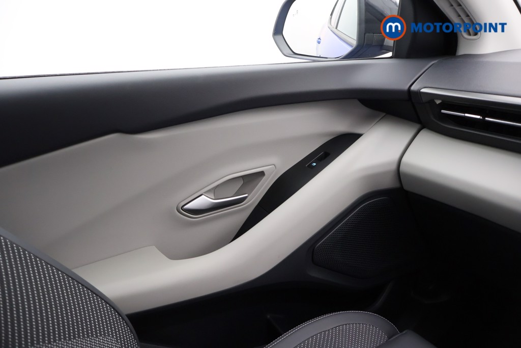 Ford Explorer Select Automatic Electric SUV - Stock Number (1566219) - 9th supplementary image