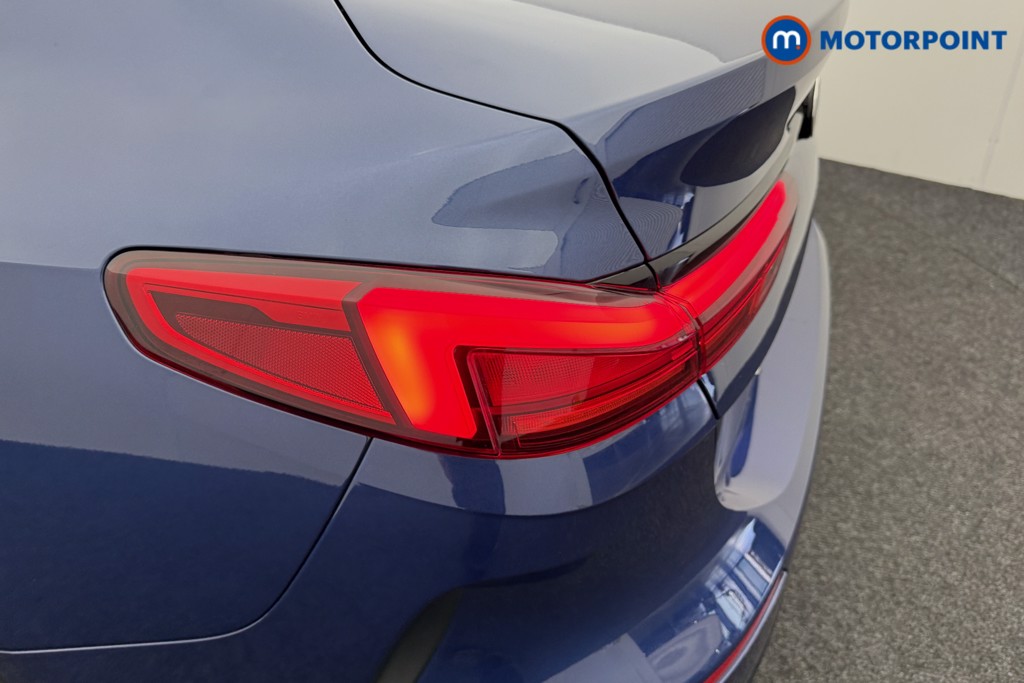 BMW 2 Series Sport Manual Petrol Saloon - Stock Number (1566338) - 24th supplementary image