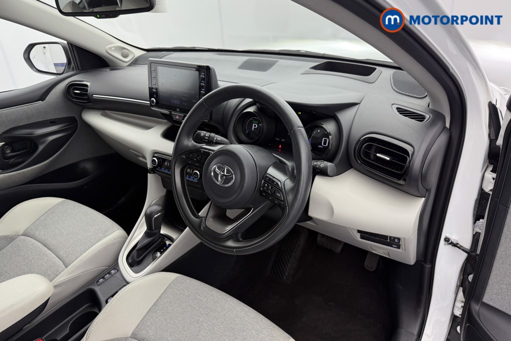 Toyota Yaris Excel Automatic Petrol-Electric Hybrid Hatchback - Stock Number (1566340) - 3rd supplementary image