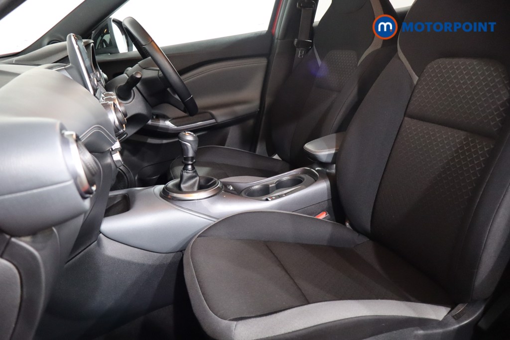 Nissan Juke N-Connecta Manual Petrol SUV - Stock Number (1566539) - 4th supplementary image