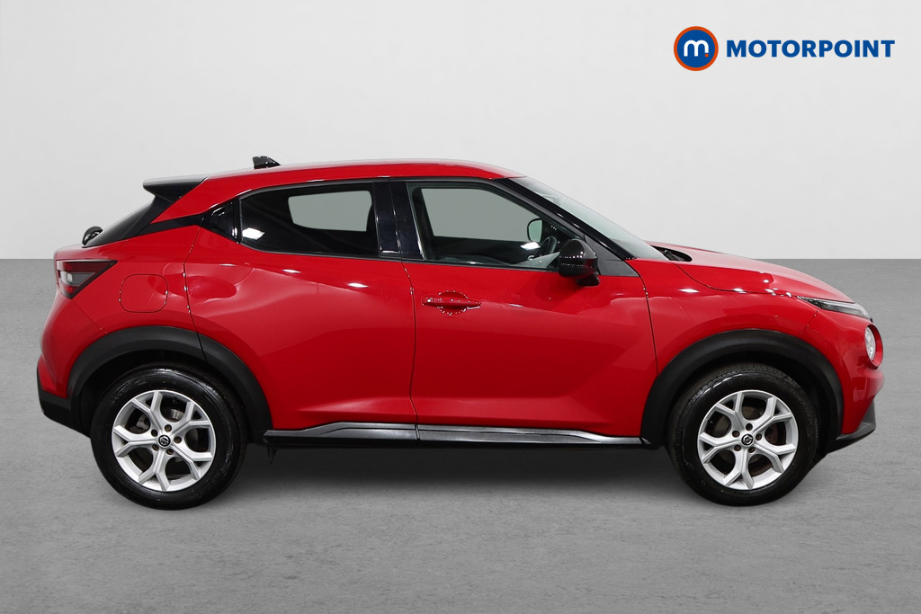 Nissan Juke N-Connecta Manual Petrol SUV - Stock Number (1566539) - Drivers side