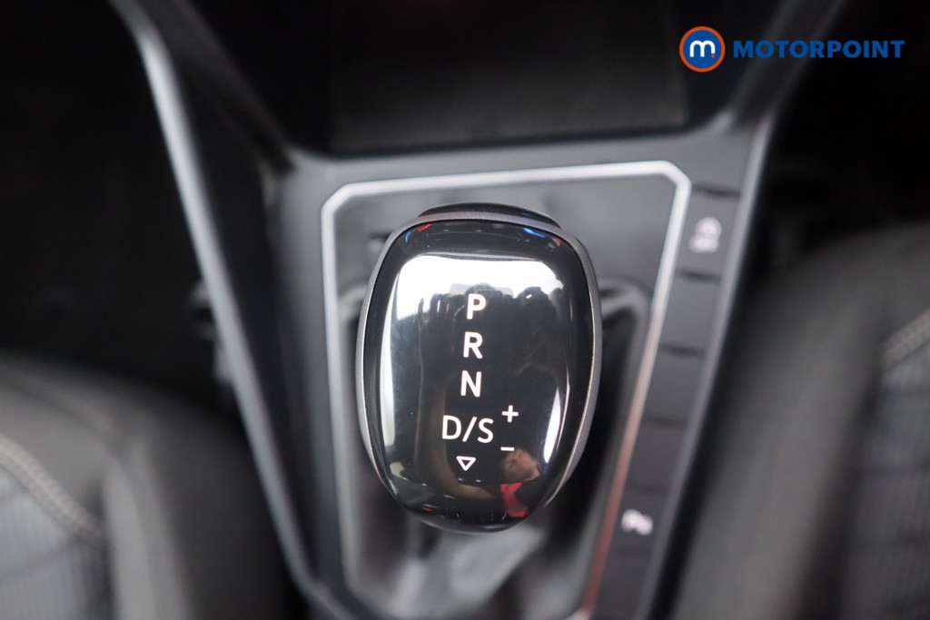 Volkswagen Polo R-Line Automatic Petrol Hatchback - Stock Number (1566946) - 9th supplementary image