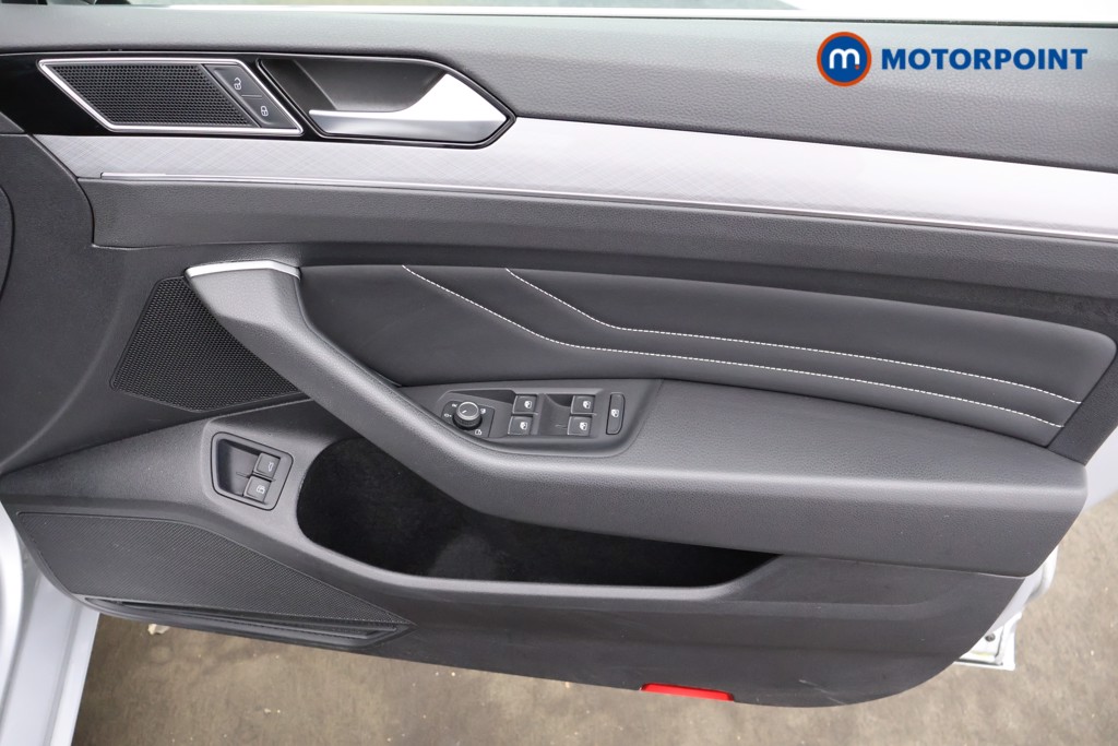 Volkswagen Passat GTE Automatic Petrol Plug-In Hybrid Estate - Stock Number (1567386) - 9th supplementary image