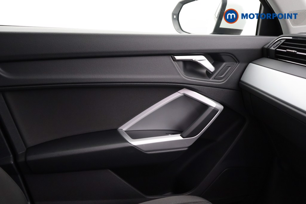 Audi Q3 Technik Automatic Petrol SUV - Stock Number (1567387) - 9th supplementary image