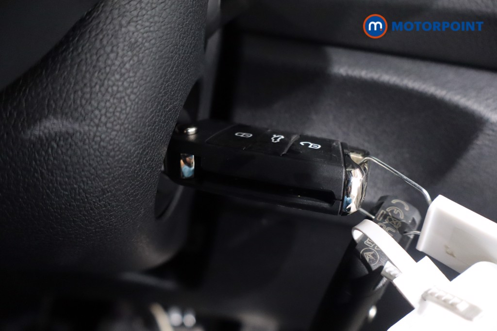 Volkswagen T-Roc R-Line Automatic Petrol SUV - Stock Number (1567544) - 13th supplementary image