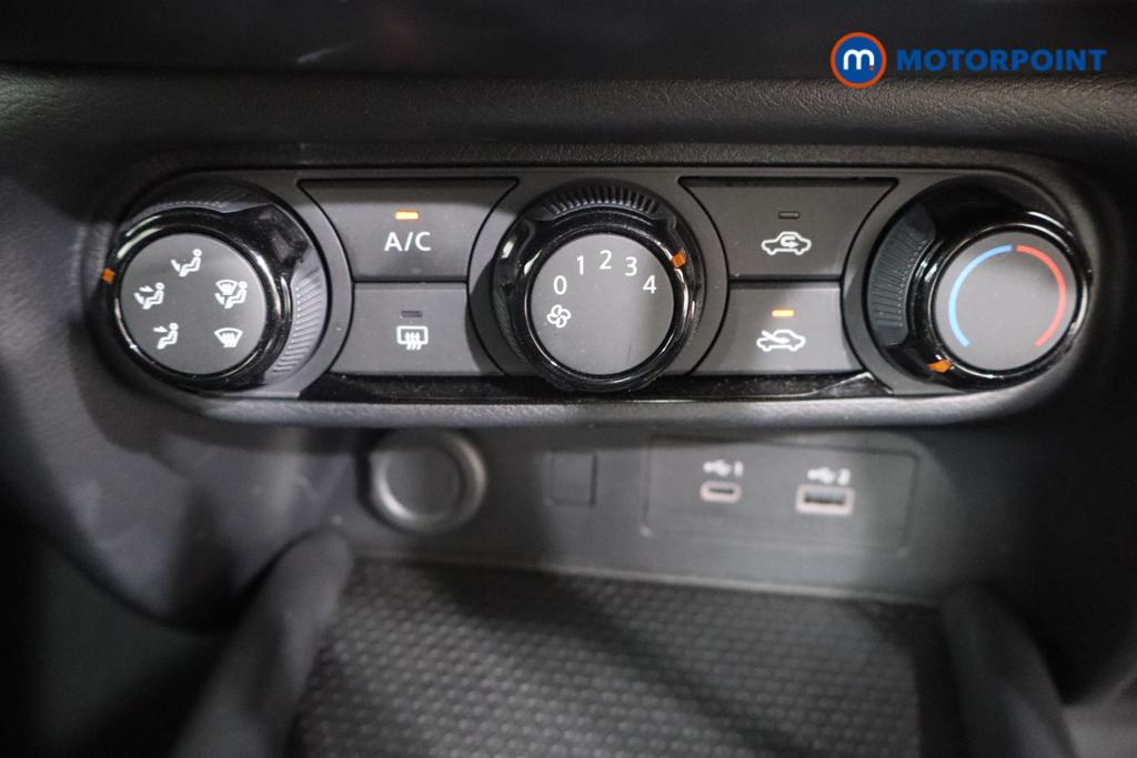 Nissan Juke Acenta Premium Automatic Petrol SUV - Stock Number (1546617) - 4th supplementary image