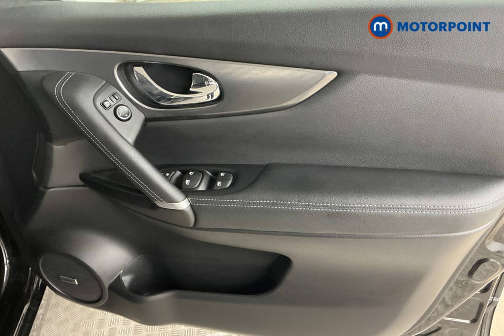Nissan Qashqai Tekna Manual Petrol SUV - Stock Number (1555351) - 20th supplementary image