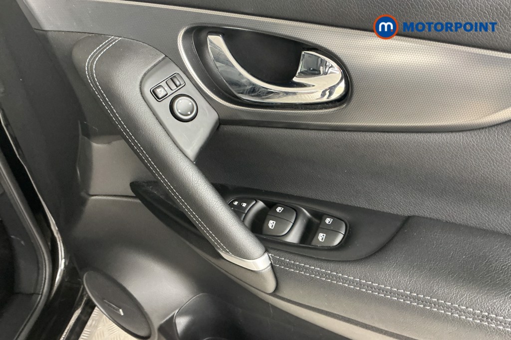 Nissan Qashqai Tekna Manual Petrol SUV - Stock Number (1555351) - 21st supplementary image
