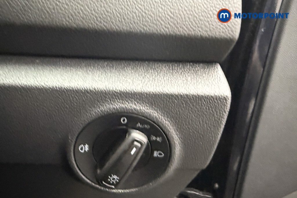 Volkswagen T-Roc Life Manual Petrol SUV - Stock Number (1558621) - 13th supplementary image