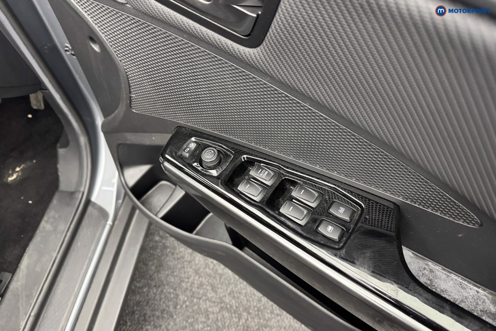 Ssangyong Tivoli Ultimate Manual Petrol SUV - Stock Number (1558774) - 17th supplementary image
