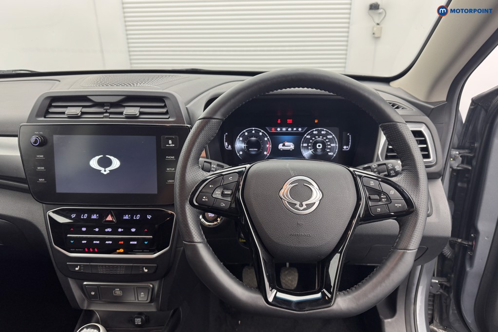 Ssangyong Tivoli Ultimate Manual Petrol SUV - Stock Number (1558774) - 1st supplementary image