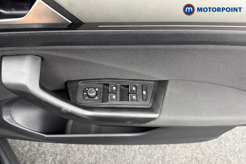 Volkswagen T-Roc Design Manual Petrol SUV - Stock Number (1559141) - 16th supplementary image