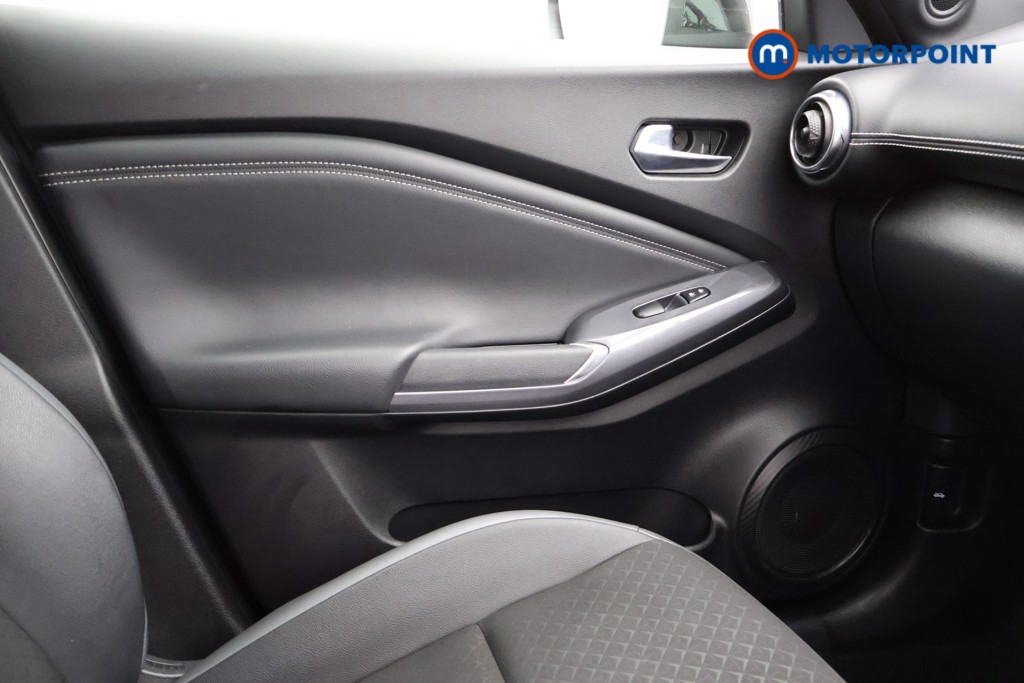 Nissan Juke N-Connecta Automatic Petrol SUV - Stock Number (1560439) - 7th supplementary image