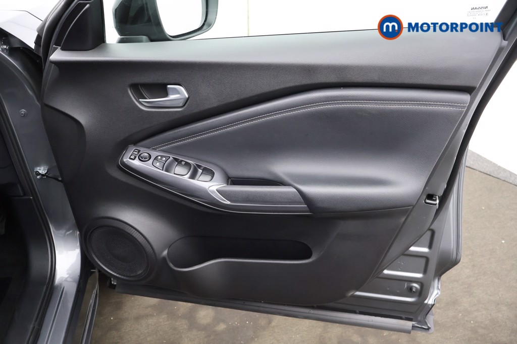 Nissan Juke N-Connecta Automatic Petrol SUV - Stock Number (1560439) - 8th supplementary image