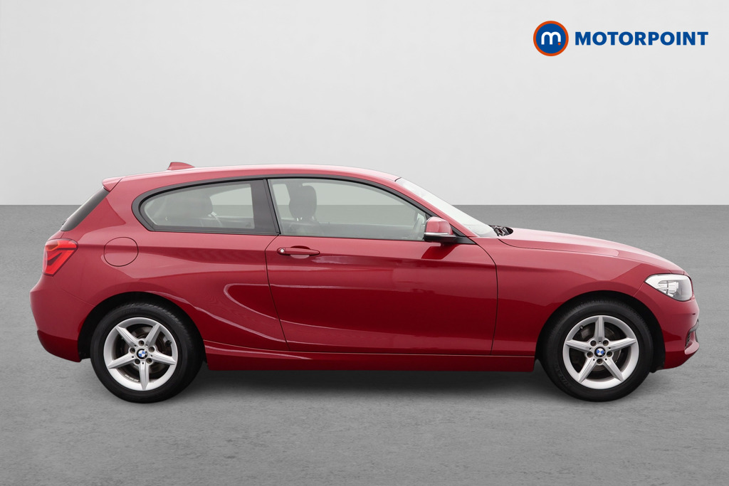 BMW 1 Series SE Manual Petrol Hatchback - Stock Number (1561652) - Drivers side