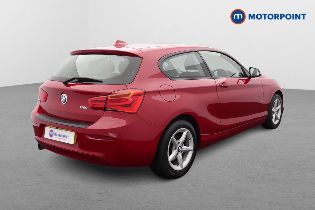 BMW 1 Series SE Manual Petrol Hatchback - Stock Number (1561652) - Drivers side rear corner