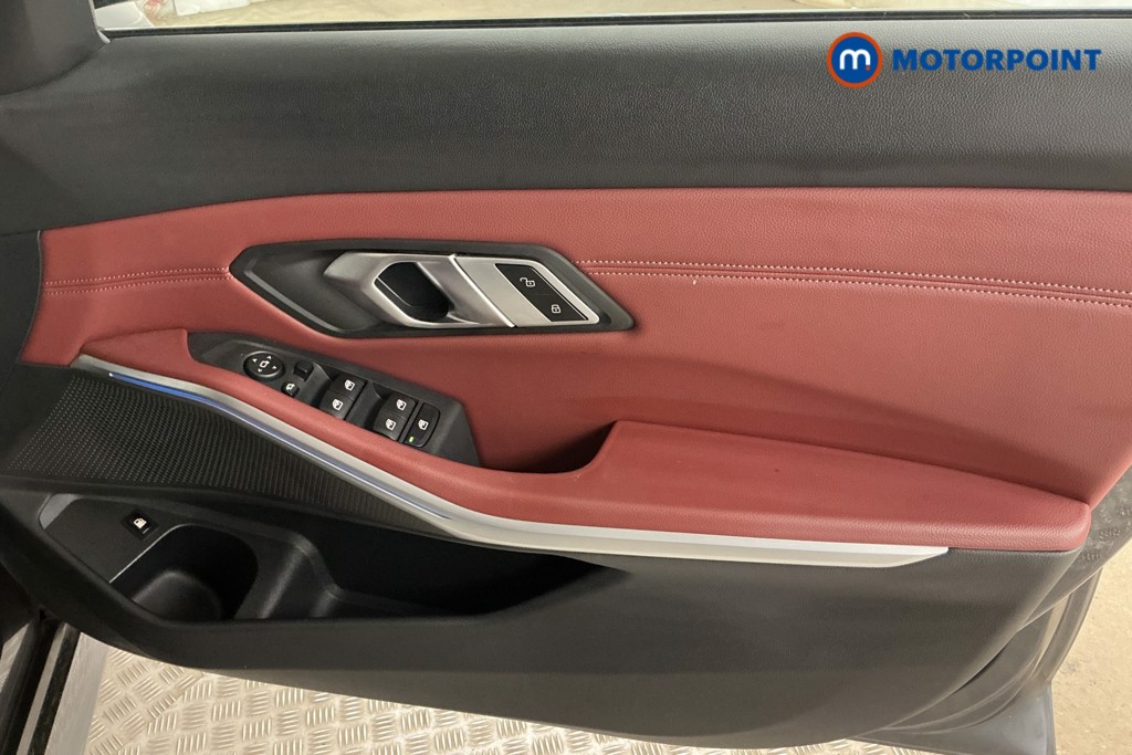BMW 3 Series M Sport Automatic Petrol Plug-In Hybrid Saloon - Stock Number (1562140) - 23rd supplementary image