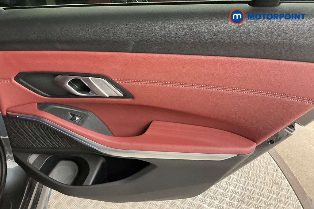 BMW 3 Series M Sport Automatic Petrol Plug-In Hybrid Saloon - Stock Number (1562140) - 25th supplementary image