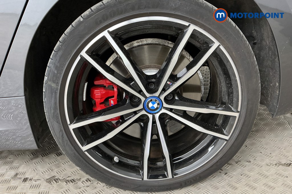 BMW 3 Series M Sport Automatic Petrol Plug-In Hybrid Saloon - Stock Number (1562140) - 38th supplementary image