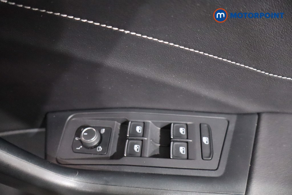 Volkswagen T-Roc R-Line Automatic Petrol SUV - Stock Number (1562205) - 19th supplementary image