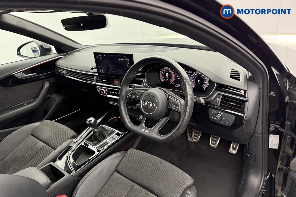 Audi A4 Black Edition Manual Petrol Estate - Stock Number (1562327) - 4th supplementary image