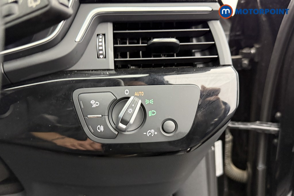 Audi A4 Black Edition Manual Petrol Estate - Stock Number (1562327) - 15th supplementary image