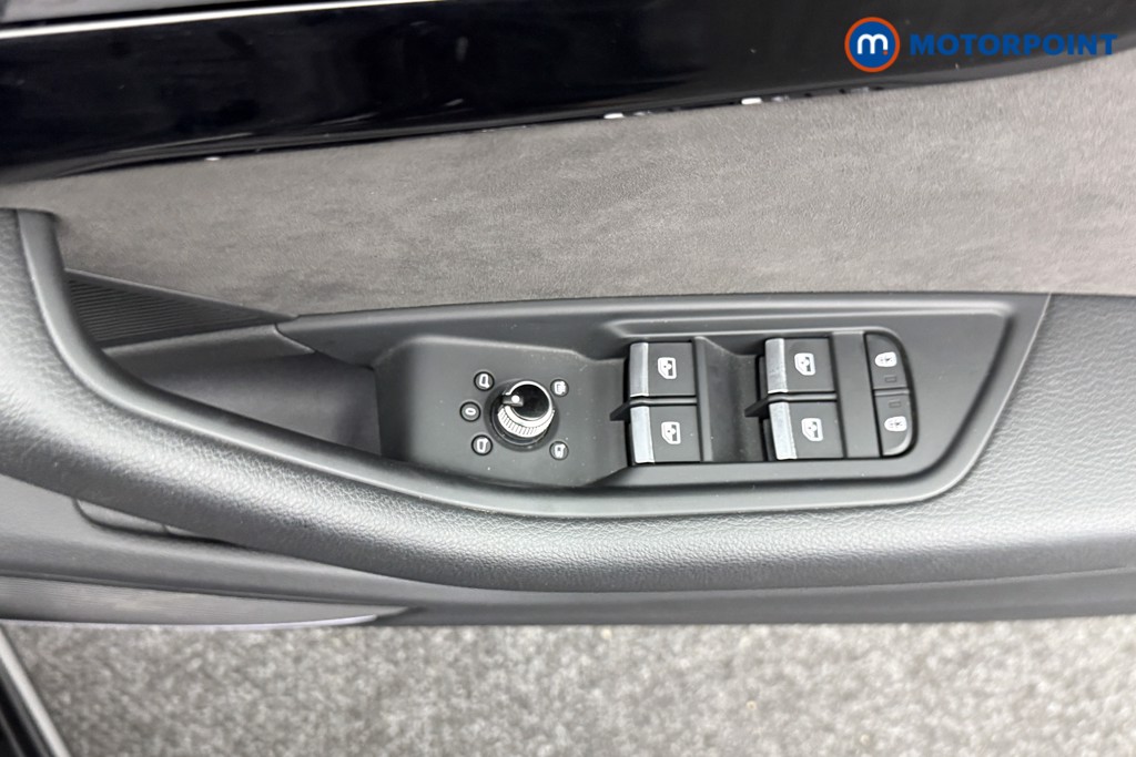 Audi A4 Black Edition Manual Petrol Estate - Stock Number (1562327) - 16th supplementary image