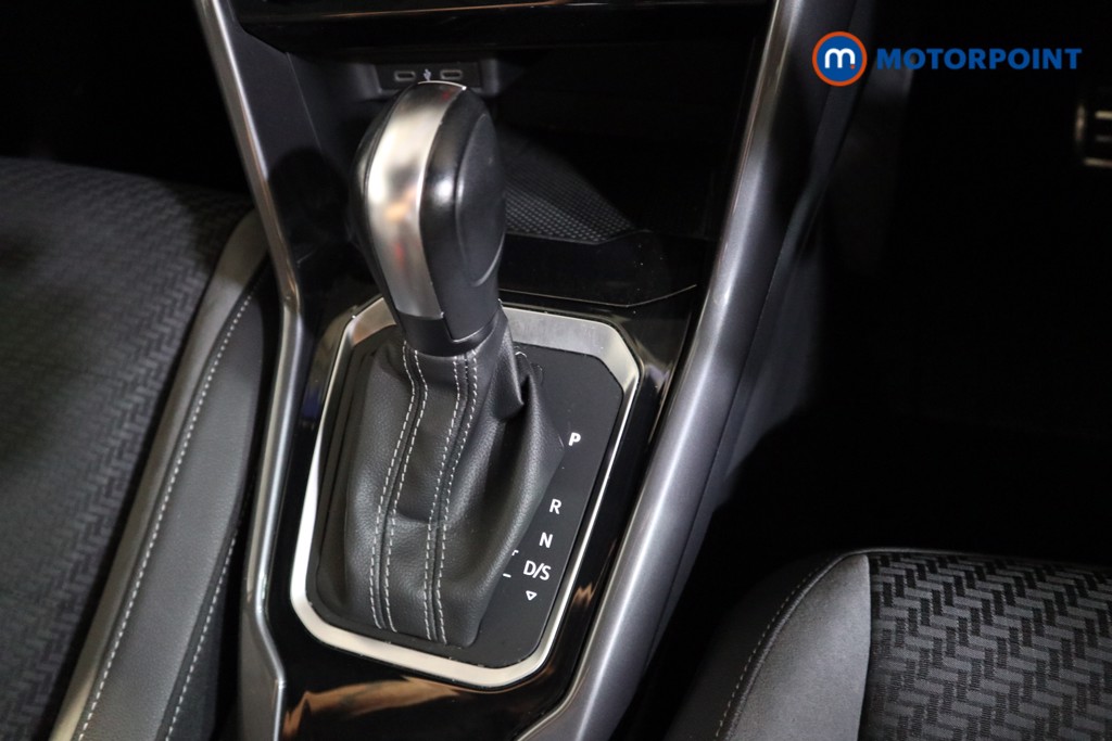 Volkswagen T-Roc R-Line Automatic Petrol SUV - Stock Number (1562383) - 8th supplementary image