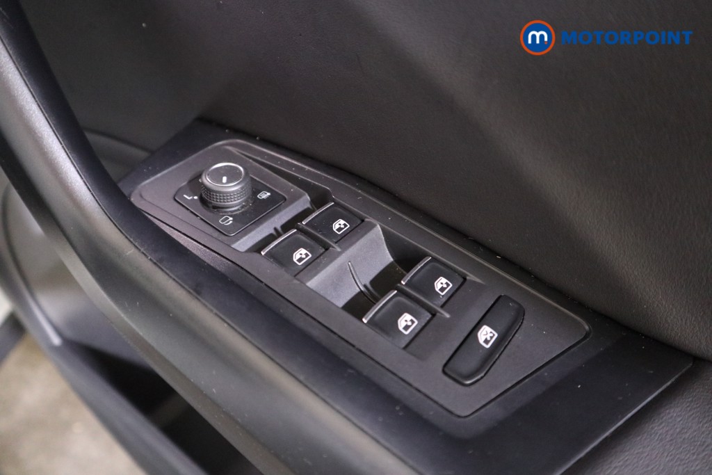 Volkswagen T-Roc R-Line Automatic Petrol SUV - Stock Number (1562383) - 11th supplementary image