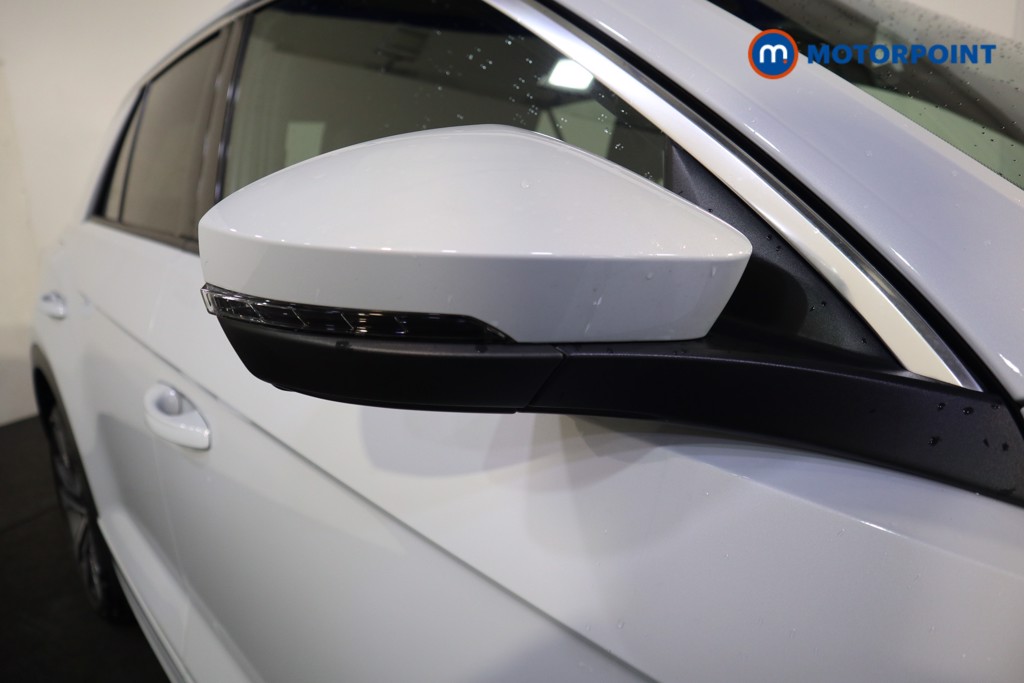 Volkswagen T-Roc R-Line Automatic Petrol SUV - Stock Number (1562383) - 22nd supplementary image