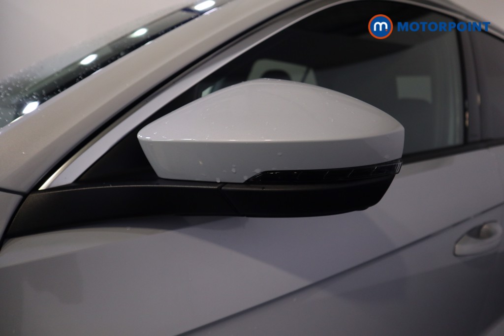 Volkswagen T-Roc R-Line Automatic Petrol SUV - Stock Number (1562383) - 23rd supplementary image