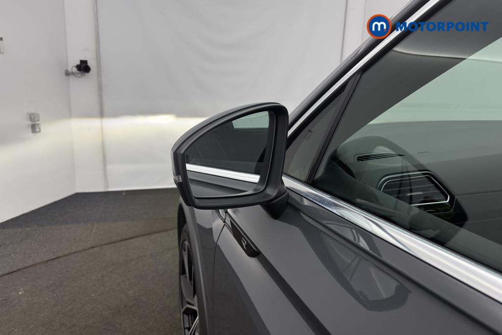 Volkswagen Tiguan R-Line Automatic Petrol SUV - Stock Number (1562391) - 30th supplementary image