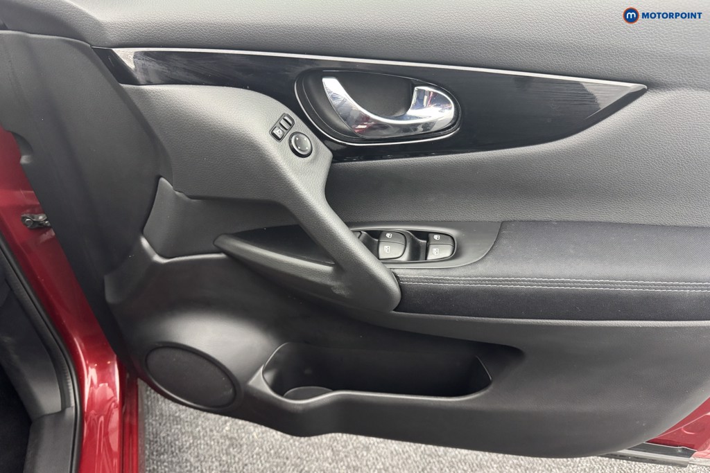 Nissan Qashqai N-Connecta Manual Petrol SUV - Stock Number (1563165) - 16th supplementary image