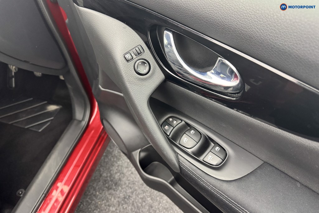Nissan Qashqai N-Connecta Manual Petrol SUV - Stock Number (1563165) - 17th supplementary image