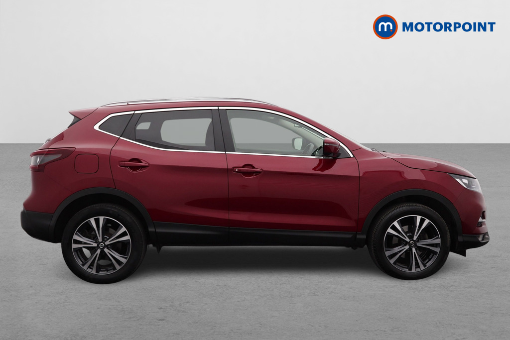 Nissan Qashqai N-Connecta Manual Petrol SUV - Stock Number (1563165) - Drivers side