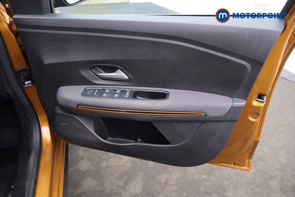 Dacia Sandero Stepway Expression Automatic Petrol Hatchback - Stock Number (1563296) - 6th supplementary image